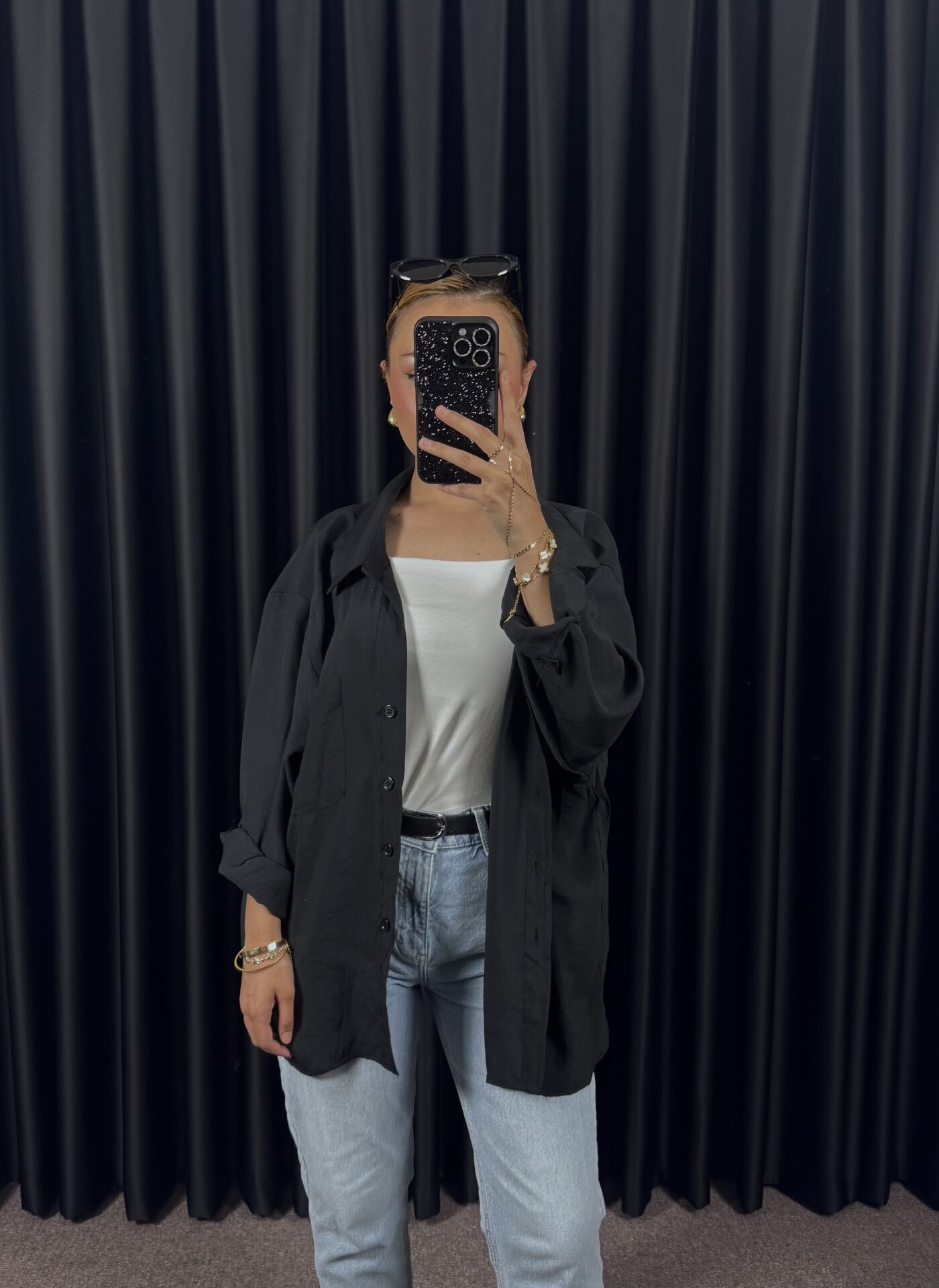 DÜŞÜK OMUZLU OVERSİZE GÖMLEK - SİYAH